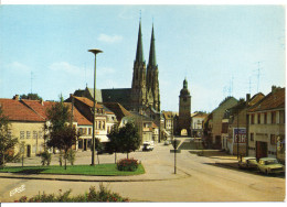 57 SARRALBE - Rue Napoléon 1°, Cathédrale De La Sarre Et La Tour (carte Neuve) - Sarralbe