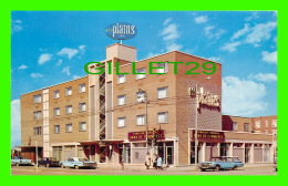 REGINA, SASKATCHEWAN - THE PLAINS MOTOR HOTEL - PHOTO, JOSEPH FARTAK - ANIMÉE VIEILLE VOITURES - - Regina