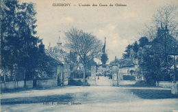 GUERIGNY - L'Entrée Des Cours Du Château - Guerigny