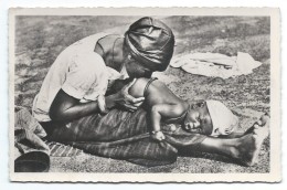 Carte Postale/ NIGER/ Bébé Recevant Un Lavement Au Piment / Labitte/DAKAR /Vdrs 1950  CPDIV230 - Afrika