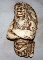 STATUE FIGURINE PLATRE TETE CHEF INDIEN A SUSPENDRE ETAT NEUF 23.5 Cm - Sonstige & Ohne Zuordnung