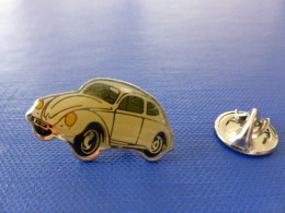 Pin´s Automobile - Volkswagen - VW - Coccinelle Blanche (JE17) - Volkswagen