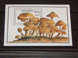 Maldives - 1986 Mushrooms Block (1) MNH__(TH-15098) - Maldives (1965-...)