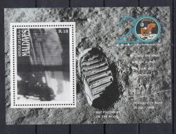 MALDIVES SHEET SPACE ESPACE APOLLO 11 FIRST FOOTPRINT ON THE MOON - United States
