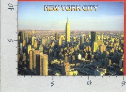 CARTOLINA VG STATI UNITI - NEW YORK - Empire State Building - Skyline - 10 X 15 - ANN. 2002 - Empire State Building