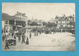 CPA 8 - Métier Marchands Ambulants Marché Aux Chevaux Place Du Midi LA FERTE-MACE 61 - La Ferte Mace