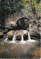 Petite Suisse Luxembourgeoise - La Pittoresque Cascade Du Schiessentümpel Au Müllerthal - Muellerthal