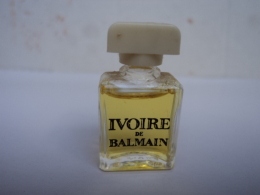 BALMAIN" IVOIRE" MINI  3 CM AVEC BOUCHON   LIRE  ET VOIR!! - Miniatures Femmes (sans Boite)