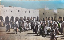 GHARDAIA (ALGERIE) - BELLE CPA COLORISEE, TRES ANIMEE, ÉCRITE DE 1956 - Ghardaia