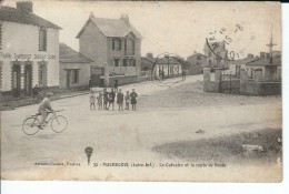 44 - MACHECOUL - Le Calvaire Et La Route De Bouin ( Cycliste  , Papon Charpentier / Ecurie ) - Machecoul