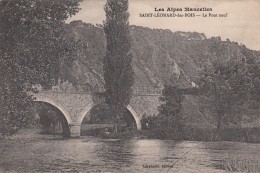 Cp , 72 , SAINT-LÉONARD-des-BOIS , Le Pont Neuf - Saint Leonard Des Bois
