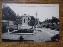 28 - Chateauneuf En Thymerais : Le Monument Aux Morts - Châteauneuf