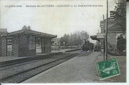 ACQUIGNY  La Gare Arrivée D'un Train - Acquigny