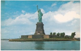 The Statue Of Liberty On Bedloe's Island In New York Harbor, Unused Postcard [17442] - Freiheitsstatue