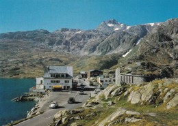 GRIMSEL-PASSHÖHE (2165 M) Mit Sidelhorn : Vue Sur Le Col - L'Hôtel, La Chapelle - Et Le Lac (animée, Voitures, ...) - Chapelle