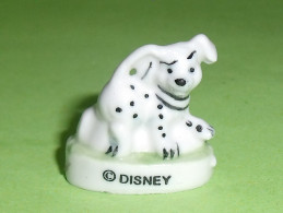 Fèves / Disney  : Dalmatien , Chien écrit Que Disney   T86 - Disney