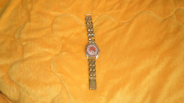 ANCIENNE MONTRE ACTION 17 RUBIS MECANIQUE. DATE ?. BRACELET OXYDE VERT DE GRIS. - Montres Anciennes