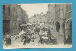 CPA 24 - Métier Marchands Ambulants Le Marché Grande Rue REMIREMONT 88 - Remiremont