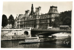 (448) Ship - Shipping - Boat - Paris Seine And Boats + Hotel De Ville - Houseboats