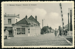 HERSEAUX (Mouscron) : Chaussée De Dottignies (Neuve) Passage à Niveau, Auberge "A L'arrivée Des Roubaisiens", TBE - Mouscron - Möskrön