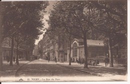 VICHY : La Rue Du Parc - Vichy