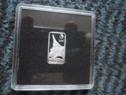 ILES SALOMON Océanie SOLOMON Islands 1/2 $ Argent 999/1000 Mini Lingot De 2,5 Gr Paris Tour Eiffel France - Solomoneilanden