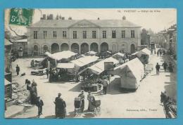 CPA 10 - Métier Marchands Ambulants Marché Hôtel De Ville YVETOT 76 - Yvetot