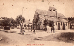 91 LARDY PLACE DE L'EGLISE  PERSONNAGES - Lardy