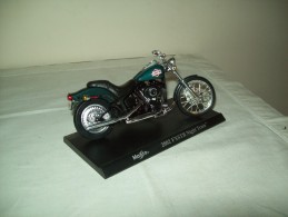 Harley Davidson (2002 FXSTB Night Train)  "Maisto"  Scala 1/18 - Motos