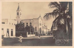 05516 "MASSAUA (ERITREA) - LA CATTEDRALE "  ANIMATA. CART. POST. ORIG. NON SPEDITA - Erythrée