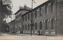 CPA 92 Hauts De Seine Colombes Circulé école - Colombes