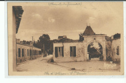 17 SAINT DENIS ,ILE DOLERON , Dans Ce Vieux Logis Est Né Guillotin , L'inventeur De La Guillotine - Saint-Pierre-d'Oleron