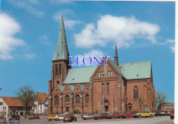 CPM   D´ ALLEMAGNE -   MELDORF/DITHMARSCHEN - DOM - VOITURES - Meldorf