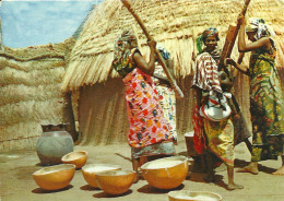 Ghana : Preparing Cassava - Ghana - Gold Coast