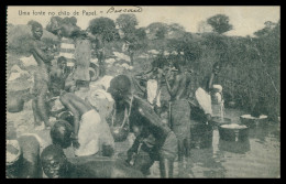 GUINÉ-BISSAU - LAVADEIRAS - Uma Fonte No Chão De Papel  Carte Postale - Guinea Bissau