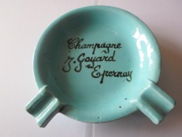 RARE CENDRIER CHAMPAGNE J GOYARD  A EPERNAY - Porcelana