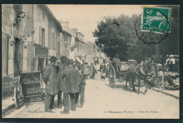 VIVONNE - Rue Des Halles - Vivonne