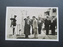 AK / Echtfoto / Propandakarte. Hitler. Auf Panzerschiff Cavour Während Der Flottenparade Neapel. Italien 1938 MiF - War 1939-45