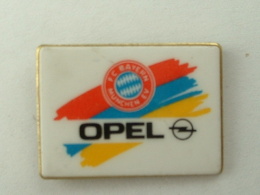 PIN´S  OPEL - SPONSOR F.C BAYERN DE MUNICH - Opel