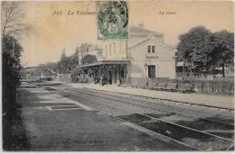 CPA Yvelines Le Vésinet Circulé La Gare Chemin De Fer Train - Le Vésinet