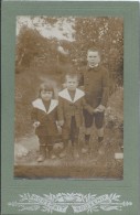 Photographie  Montée Sur Carton/Groupe De 3 Enfants Dans Un Jardin/ST DENIS Les COUDRAIS/1919     PHOT175 - Identifizierten Personen