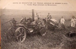 Tracteur Mogul 1915 Actionnant Une Moissonneuse Non Voyagée - Tracteurs