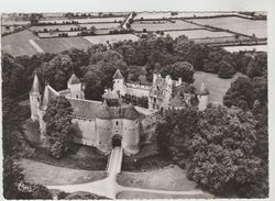 CPSM AINAY LE VIEIL (Cher) - Vue Aérienne, Le Château - Ainay-le-Vieil