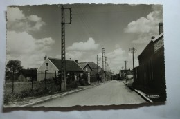 D 80 - Rosieres En Santerre - Rue Jean Jaurés, Vue De La Mairie - Rosieres En Santerre