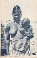 Afrique - Sénégal - Femme Et Son Bébé - Tétée - Senegal
