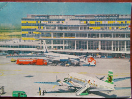 75 - PARIS - Aéroport De Paris Orly - L´aire De Stationnement - Parking Aréa. (Avions, Camions Citerne) CPSM - Aéroports De Paris