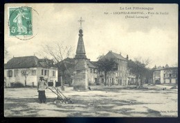 Cpa Du 46  Lacapelle Marival  -- Place Du Marché -- Foirail Larroque      LIOB95 - Lacapelle Marival