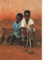 BENIN, Photo Claude Sauvageot, Enfants Jouant Avec Crabes - Benin
