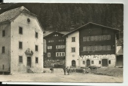 SUISSE - Ernen , Dorfplatz Mit Rathaus U; Schulhaus - PHOYO E. GYGER - Ernen