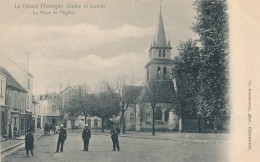 CPA 37 LE GRAND PRESSIGNY La Place Et L'Eglise Animée Avec Pompiers Et Gendarme - Le Grand-Pressigny